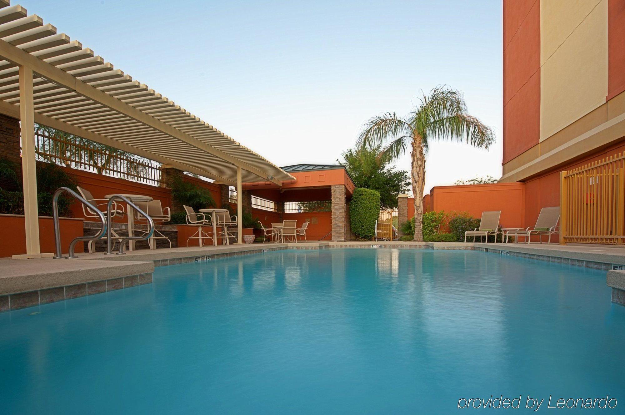 Holiday Inn Express Hotel & Suites Tempe By Ihg Экстерьер фото